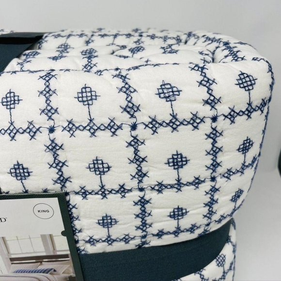 Threshold Bedding Embroidered Grid Quilt Blue Threshold Poshmark